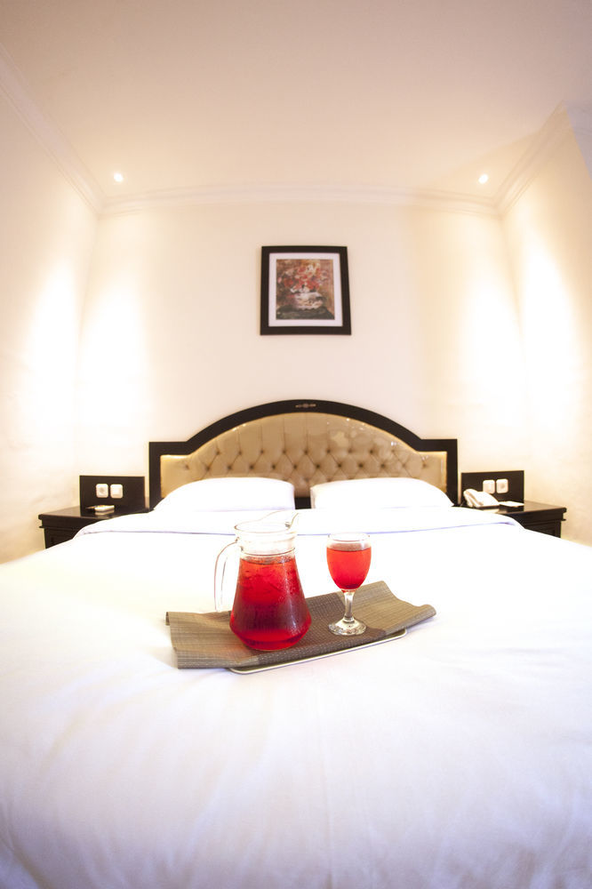 Hotel Sutomo Makassar Extérieur photo