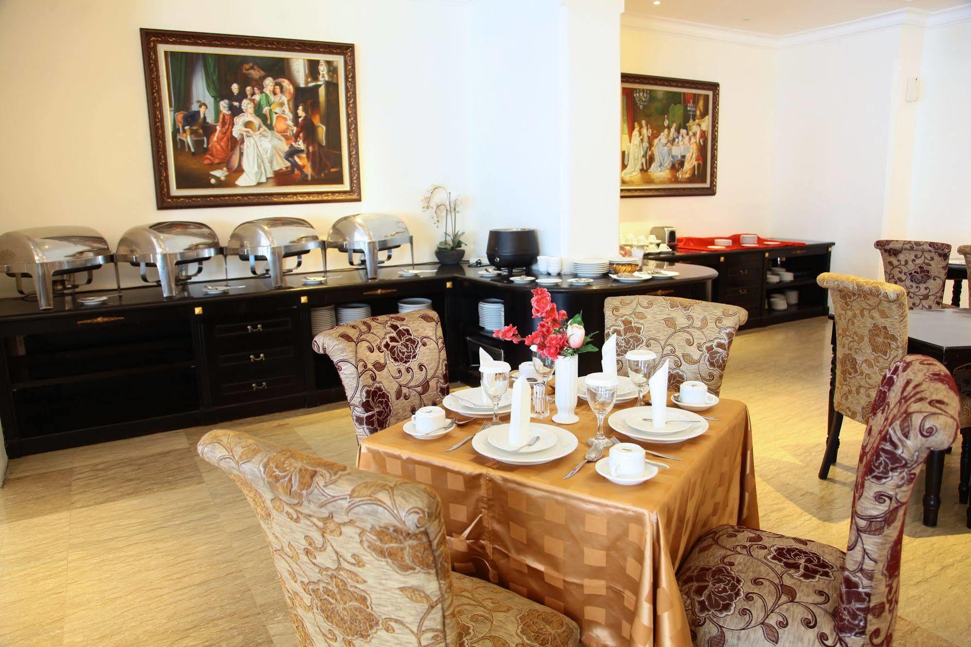 Hotel Sutomo Makassar Extérieur photo
