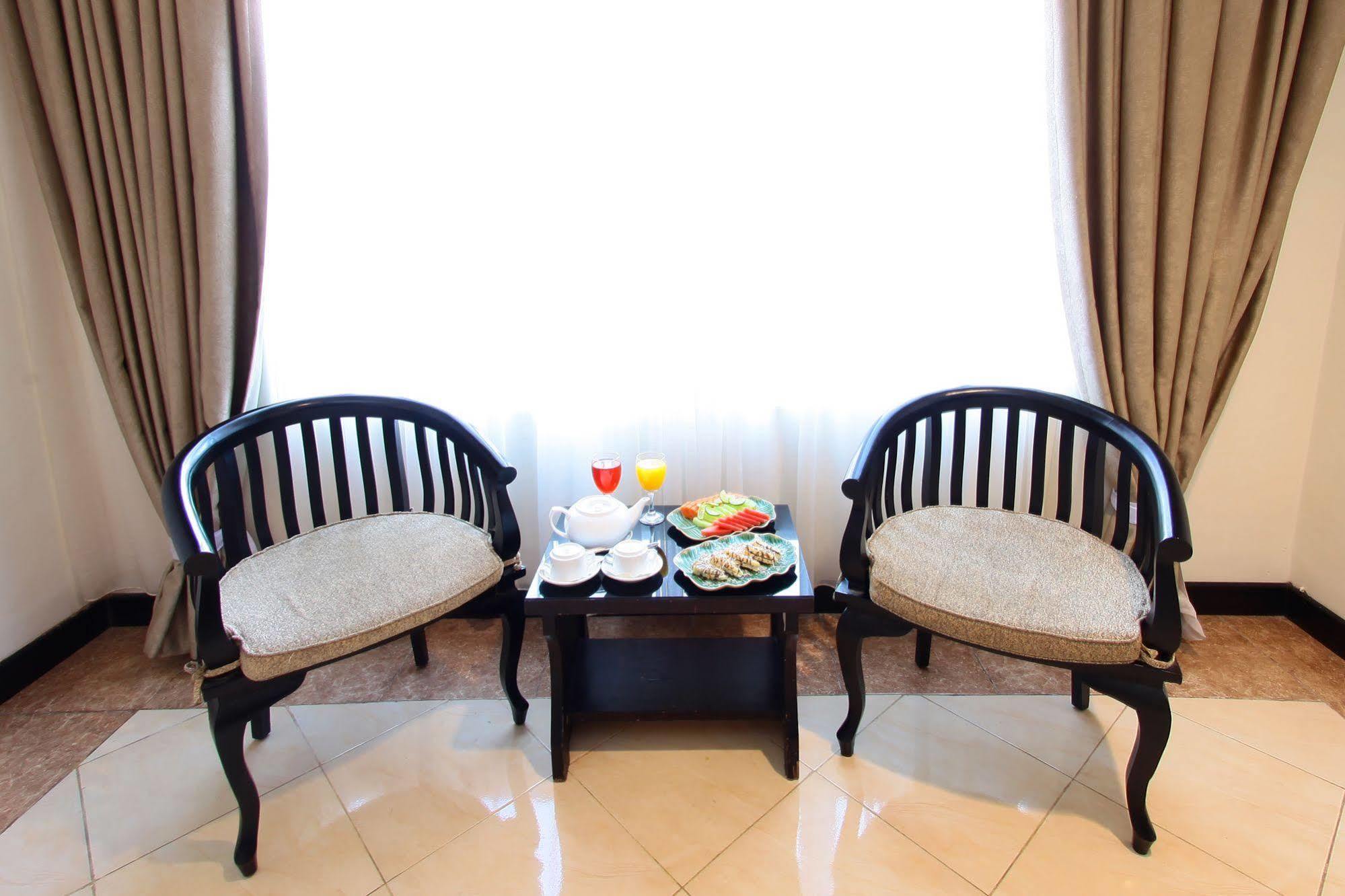 Hotel Sutomo Makassar Extérieur photo
