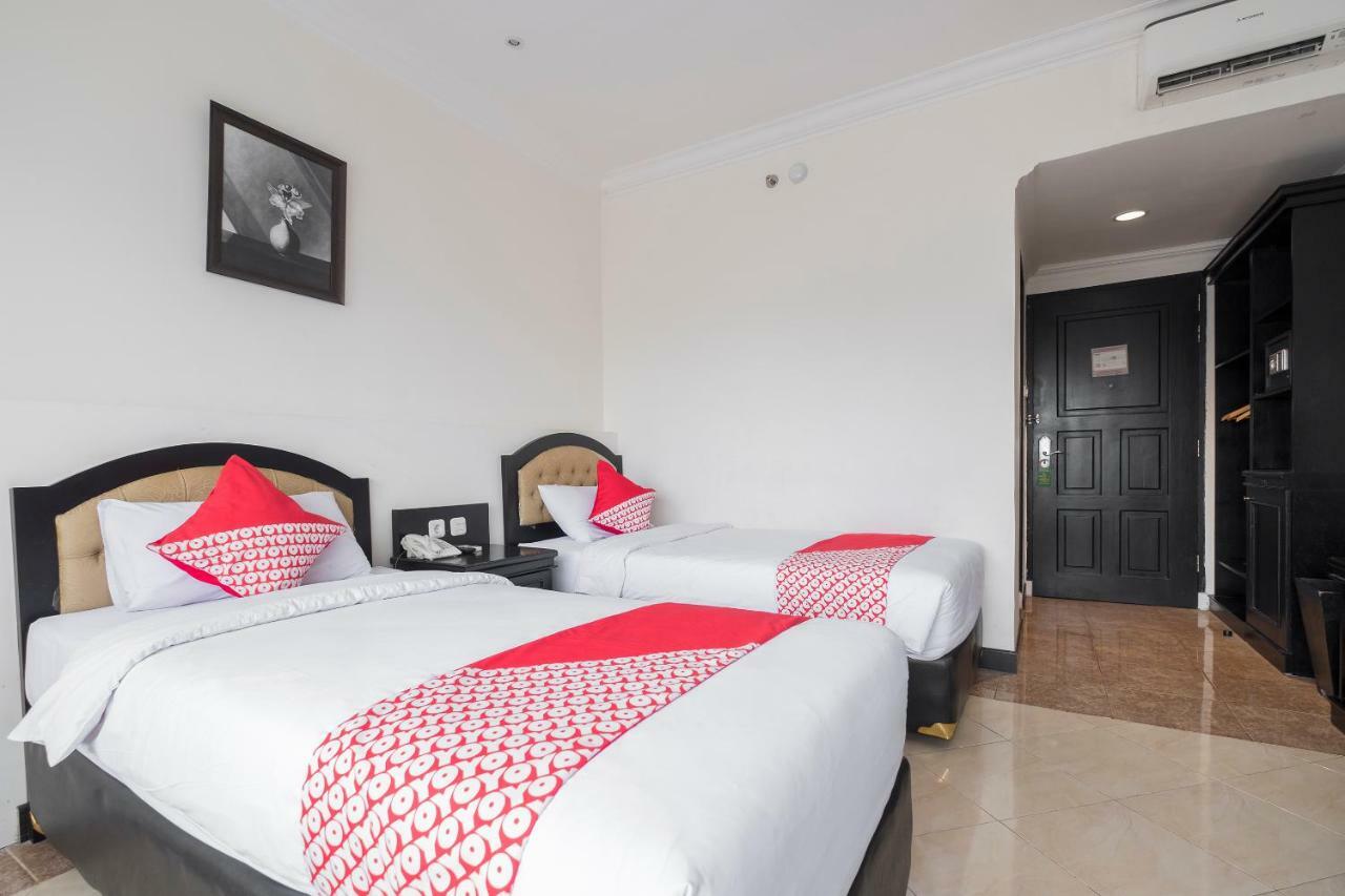 Hotel Sutomo Makassar Extérieur photo