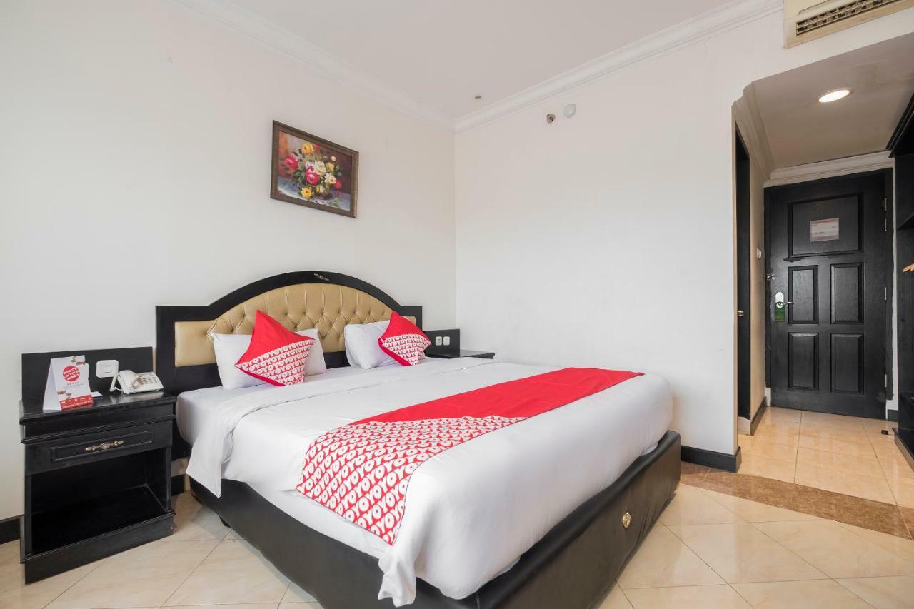 Hotel Sutomo Makassar Extérieur photo