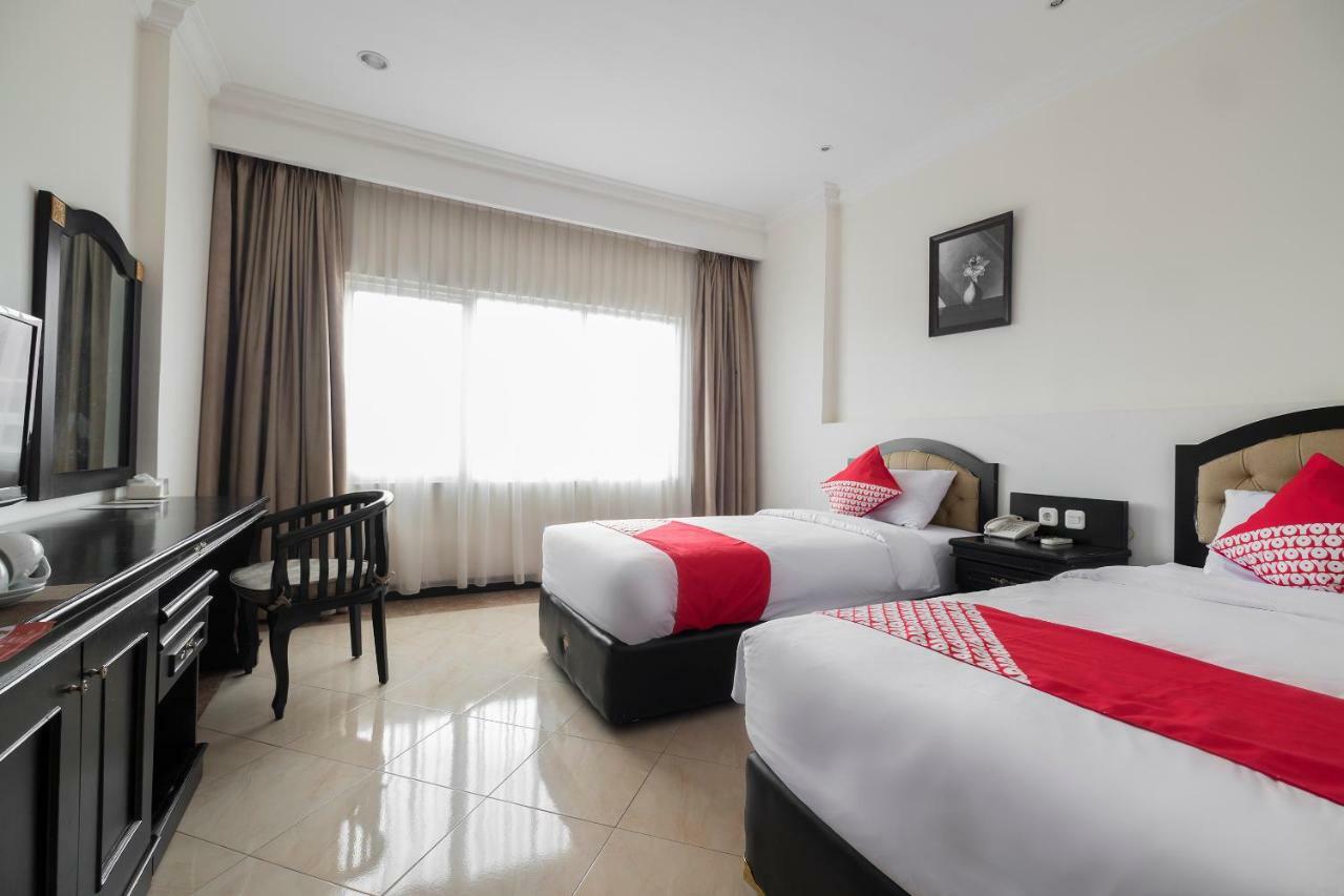 Hotel Sutomo Makassar Extérieur photo