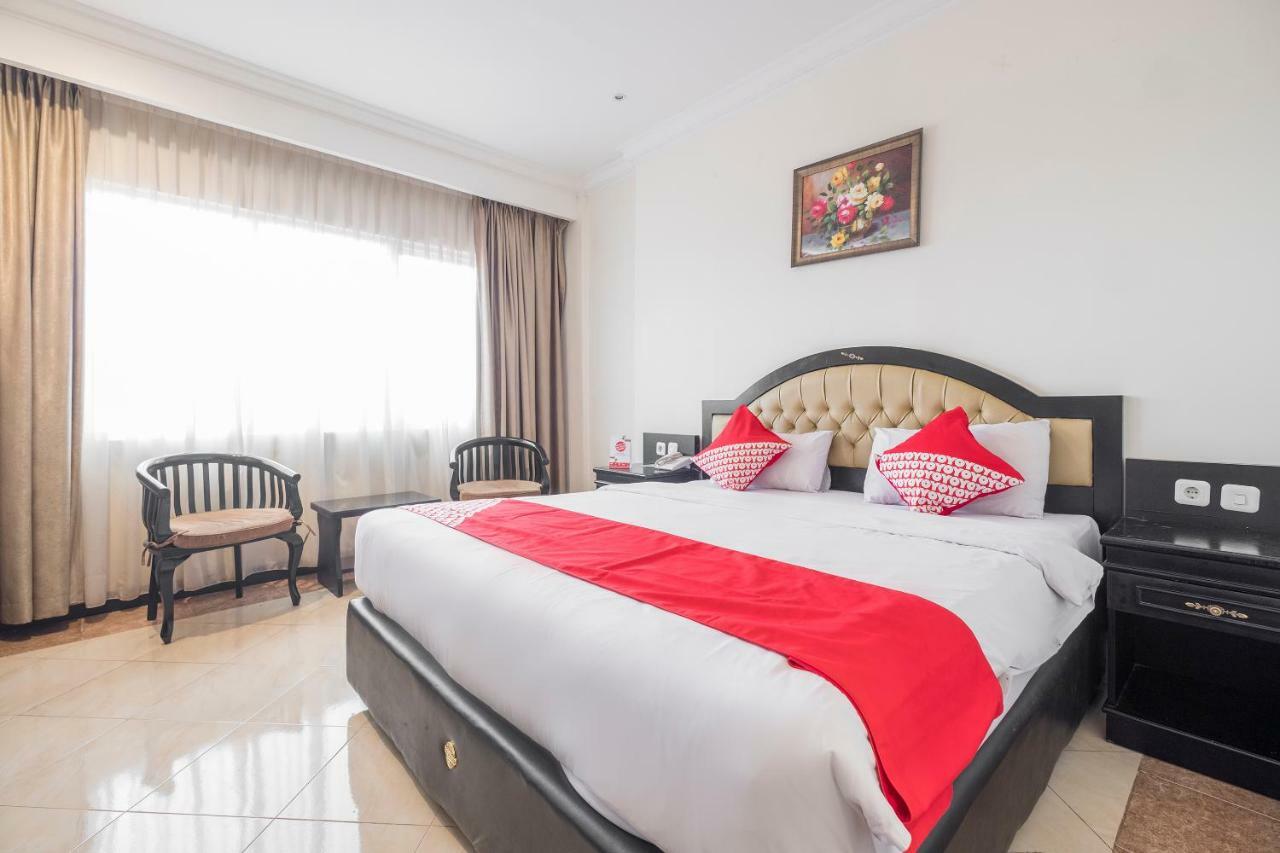 Hotel Sutomo Makassar Extérieur photo