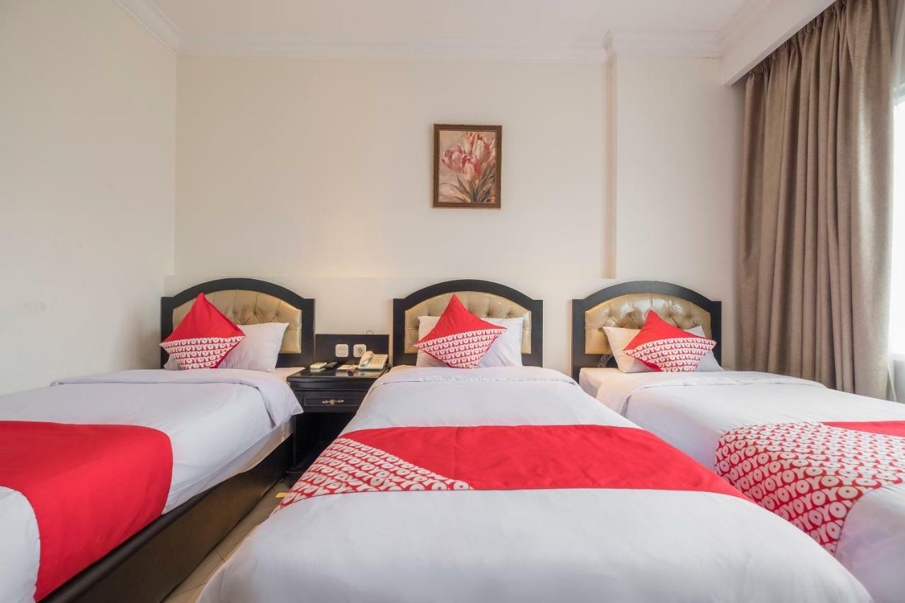 Hotel Sutomo Makassar Extérieur photo