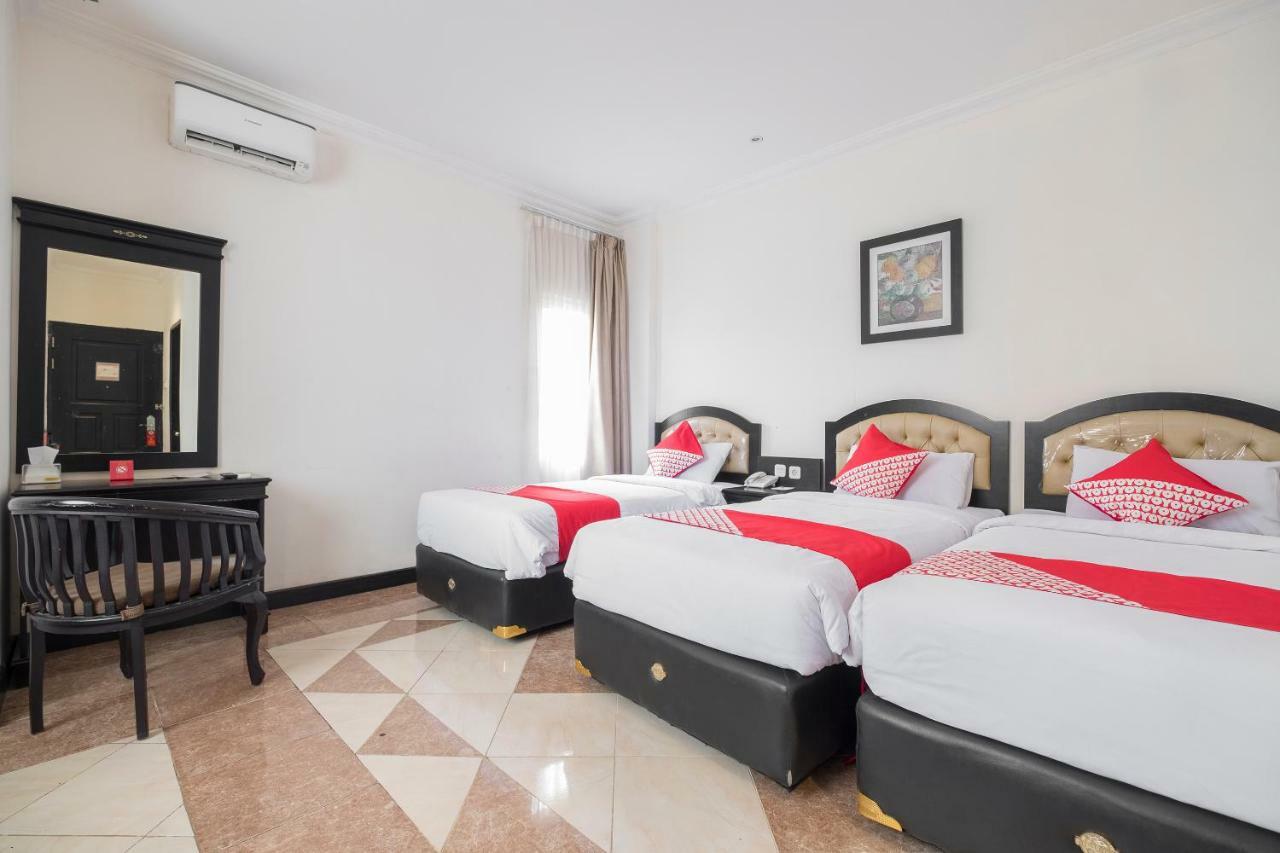 Hotel Sutomo Makassar Extérieur photo